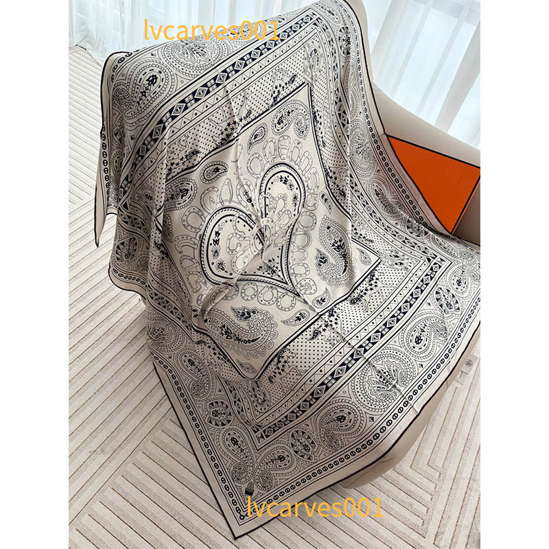 140*140cmDesigner silk and cashmere scarf Heart-shaped Horse Ethnic Style Paisley Scarf Mulberry Silk Wool Double-sided Printed Elegant Fashionable