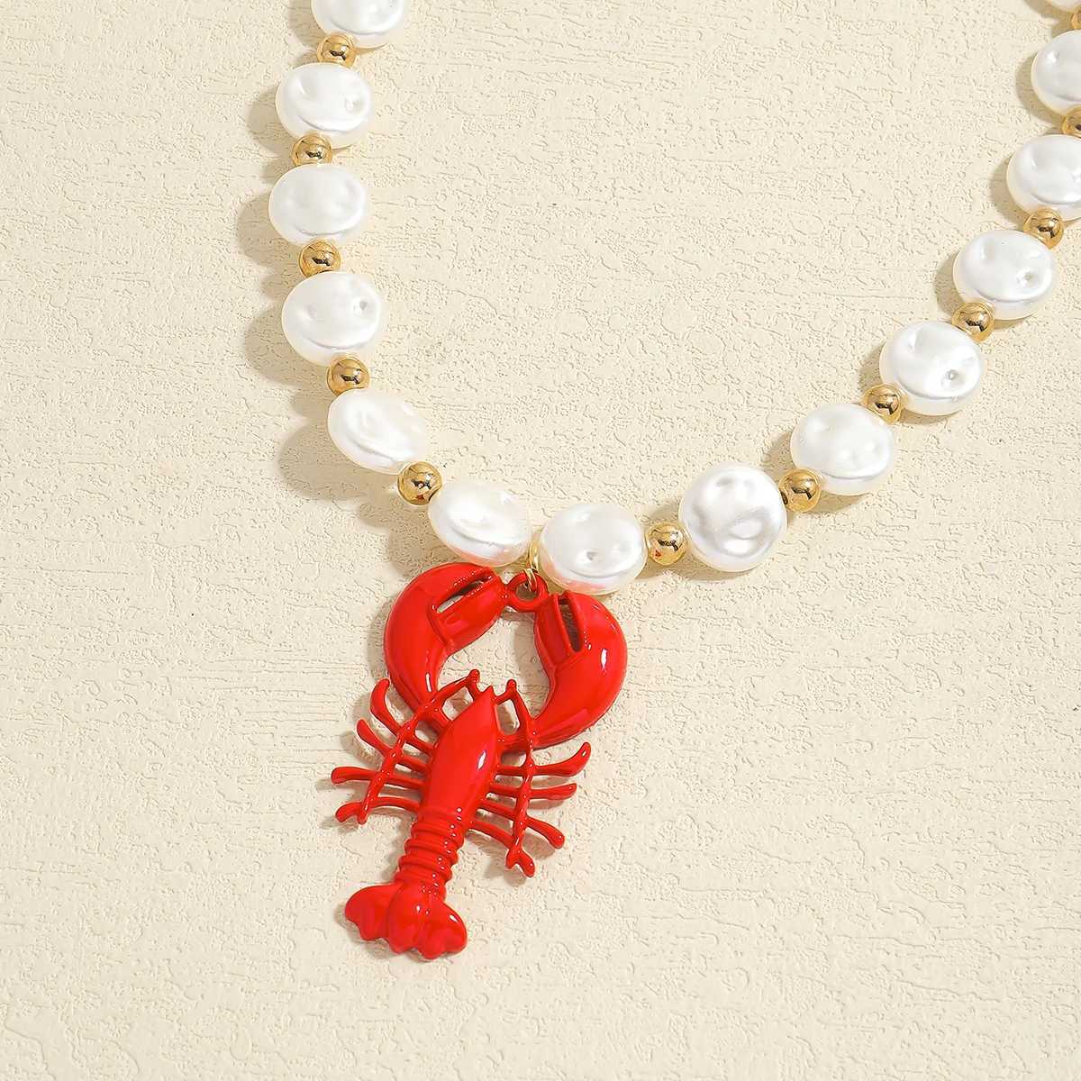 Faux Bouton Perles perles Collier de suspension du homard pour femmes Summer Beach Animal Charm bijoux accessoires de fête mignonnes et amusantes