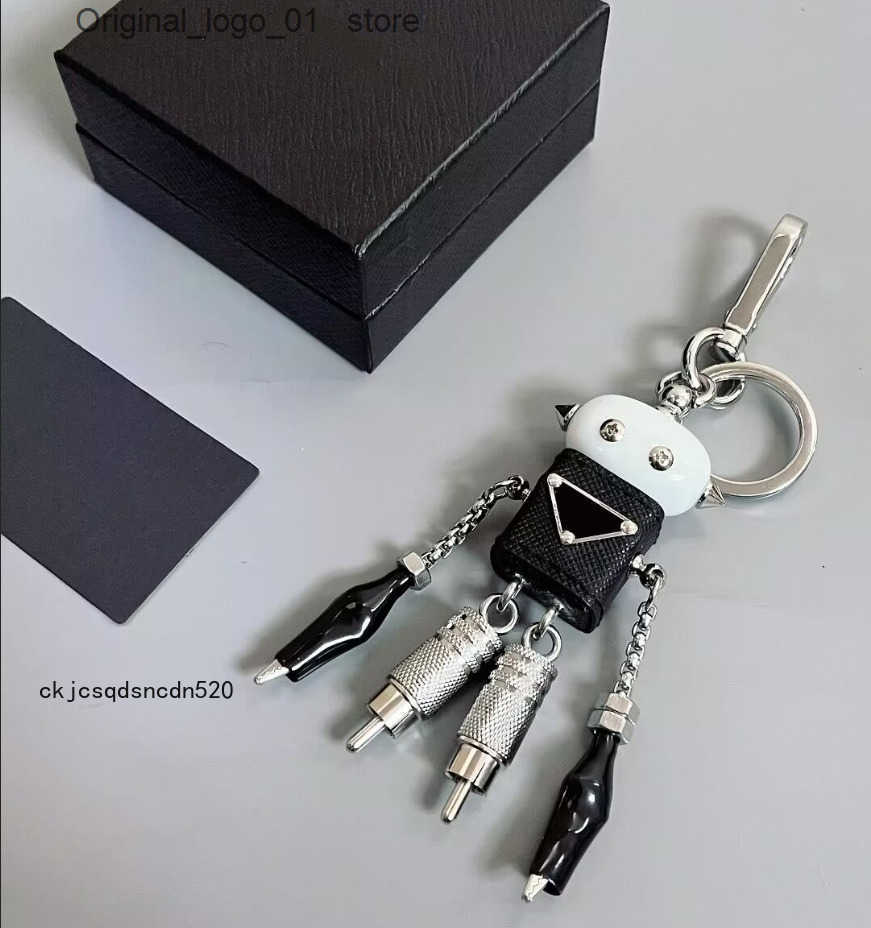 Luxury Alphabet Keychain - Designer Robot Fashion Keyring for Men Women Bag Charm Car Key Holder Z250814