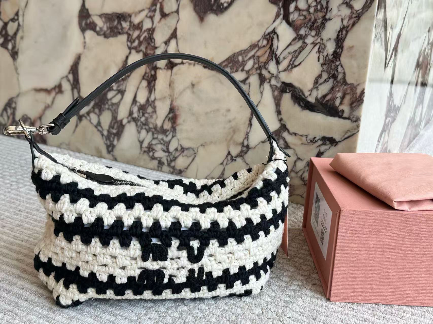 Women Shoulder Bag Designer Underarm Bag Linen Bags Summer Beach Bag Sea Purse Luxury Tote Handbag Lady Clutch Bags Fashion and Beauty Pouch Black a