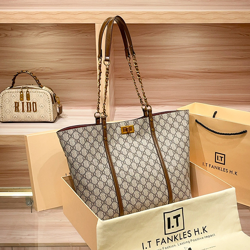 Guangzhou Women's High-End Handbag New Large Capacity Tote Shoulder Commuter Bag for Women