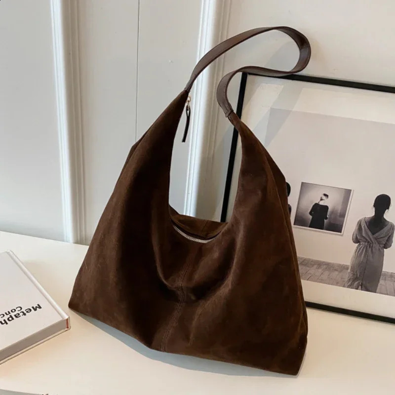 Vintage Suede Large Capacity Women Tote Bag Autumn Winter Commute Shoulder Crossbody Bags Fashion Trend Underarm Bags 250815