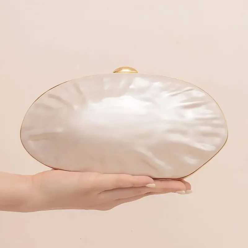 Luxury Shell Clutch Bag Acrylic Pearl White Frame Purse Women Wedding Wallet Female Evening Party Cute Ivory Lady Pro Handbag W250816