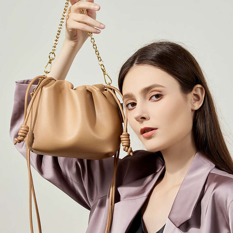 Korean Style New Genuine Leather Cloud Chain Lucky Small Bucket Versatile Cowhide Bag