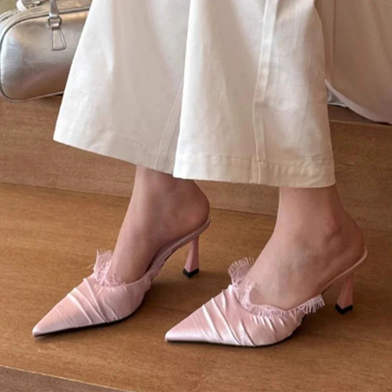 Élégants talons hauts pantoufles pointues sandales sexy pompes de pompes de mode d'été
