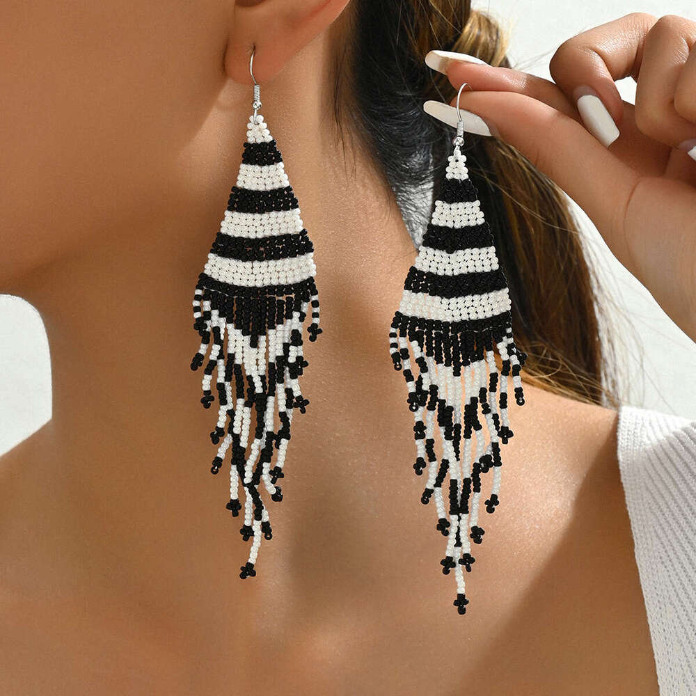 2024 New Korean and Japanese Style Simple Beaded Earrings Niche Tassel Design Rice Bead Studs Versatile Textured Ear Pendants
