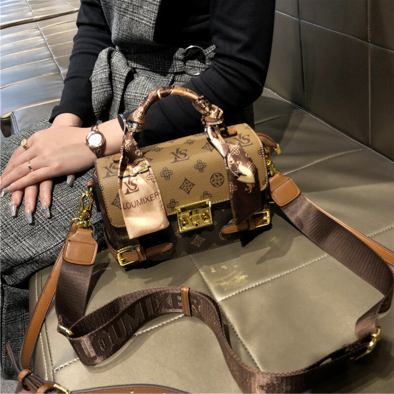 Guangzhou Bags for Women New Crossbody Autumn Genuine Leather Handbag Small Shoulder Bag Trendy
