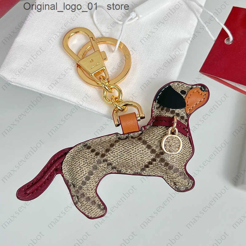 Lovely Luxury Designer Bag Charm Cute Dog Cat Animals Full Letters Luxurys Keychain Key Chain Fashion Keyring Purse Charm Z250814