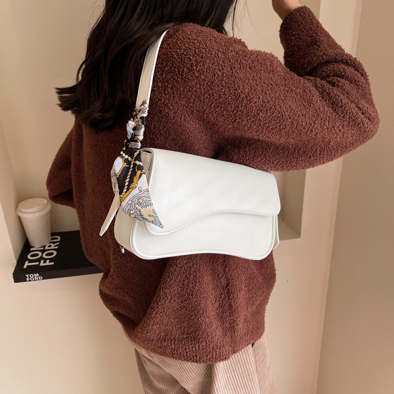 2025 New Underarm Bag For Women In Autumn And Winter Versatile Niche Design Single-shoulder Crossbody Bag Fashionable High-end Small Square Bag
