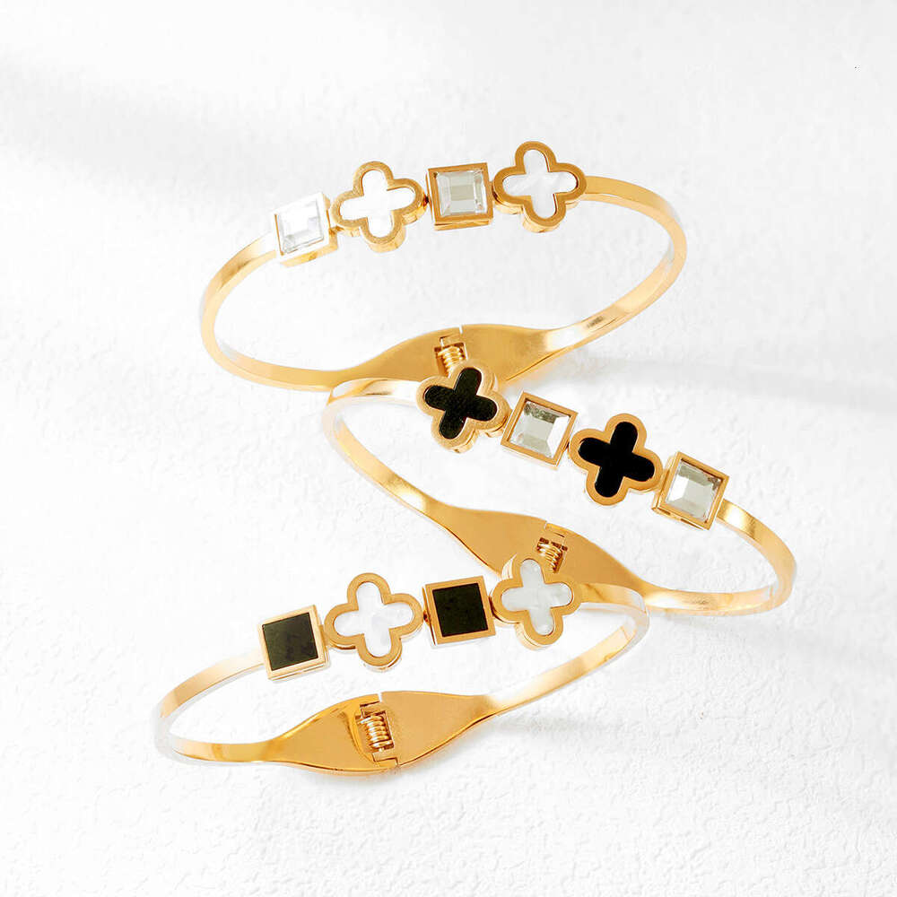 new Luxury jewelry designer bracelet for women fashion simple four leaf clover titanium steel bracelet female niche light luxury diamond shell sprin