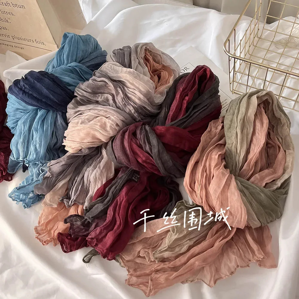 Écarpe coton chanvre Hand Feel Gradient bleu automne hiver rétro rétro polyvalent imprimé féminins long châle doux à la mode 250811