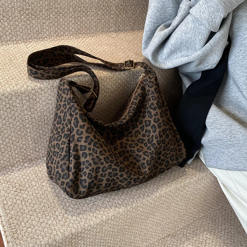 Trendy Casual Soft Textile Womens Shoulder Bag Large Capacity Leopard Print Female Retro Crossbody Bag For Commute Outings 250814