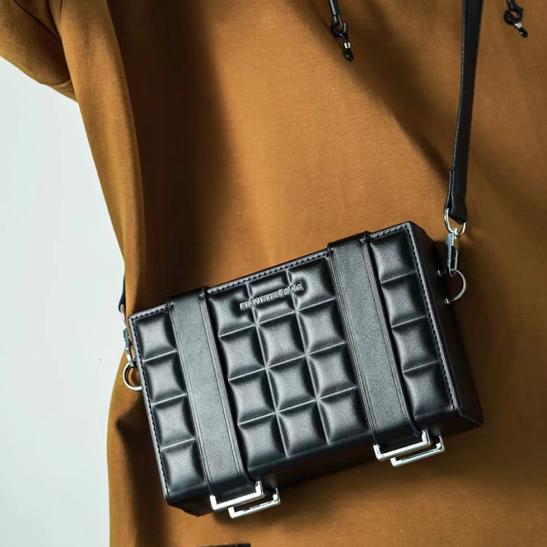 Luxury Brand Designer Bag High-End Feel Unisex Box Bag 2023 New Ins Style Diamond Small Square Bag Chocolate Block Single Shoulder Crossbody Small B