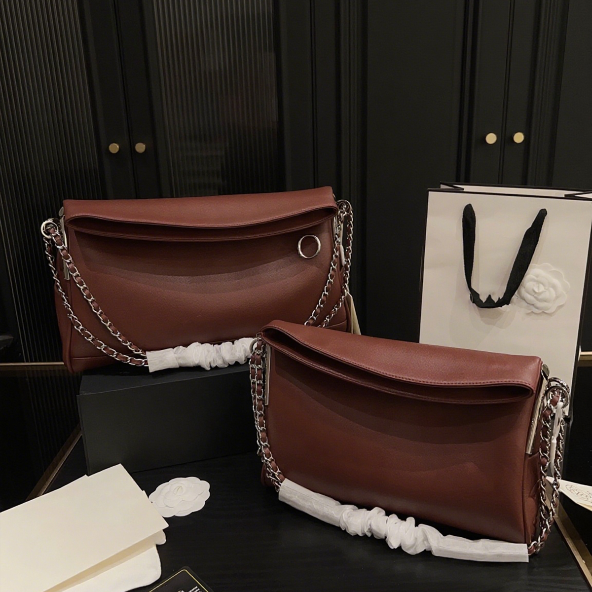 Hobo Lady Designer Shoulder Bag Fashion Plain Folded Cover Bag Silver Hardware Closure Formal Dress Bag Martilas Chain Crossbody Bag High Quality Sh