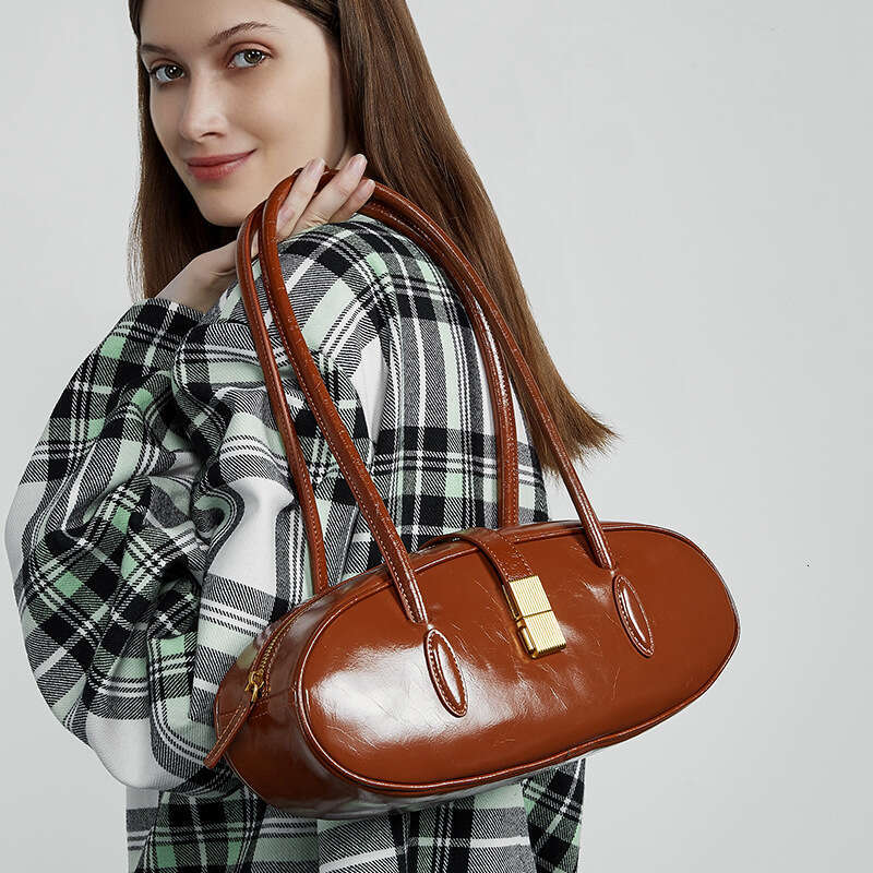 New Top Layer Oil Wax Cowhide Underarm Single Shoulder Genuine Leather Handbag Women's Commuter Long Baguette Bag