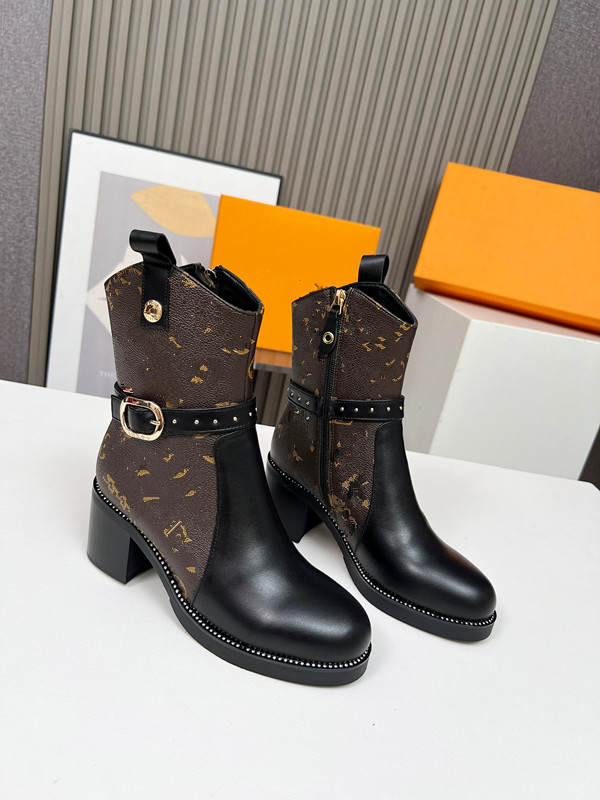 New Fashion Designer Boots Paris Luxury Brand Boot Genuine Leather Ankle Booties Woman Short Boot Sneakers Trainers Slippers Sandals 0714
