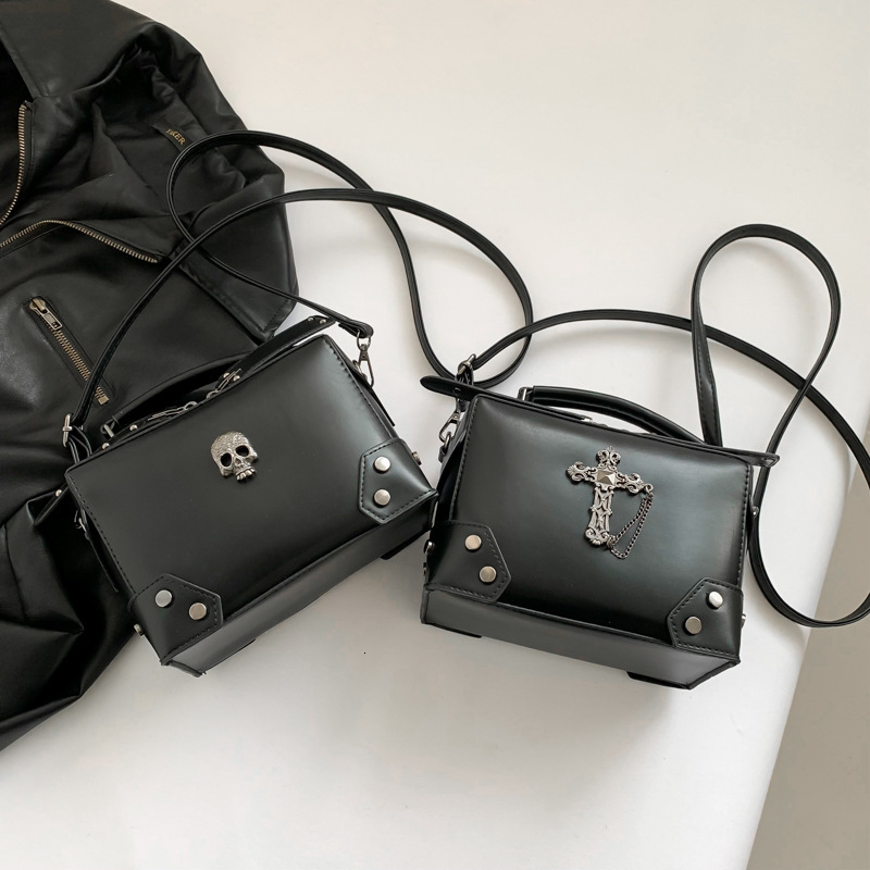 Luxury Brand Designer Bag High-End Crossbody Bag For Women, European And American Style, 2025 New Trendy Brand, Rivet Motorcycle Bag, Skull Single S