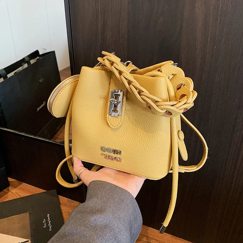 Handheld Bucket Bag For Women 2025 Retro Pu Leather Patchwork Shoulder Bags Trend Versatile Commuting Mini Crossbody Pack 250811