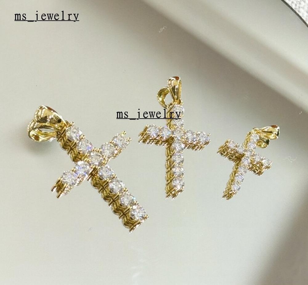 Custom High Quality Cross Pendant Necklace Gold Plated Men Women S925 D VVS Moissante Pendant