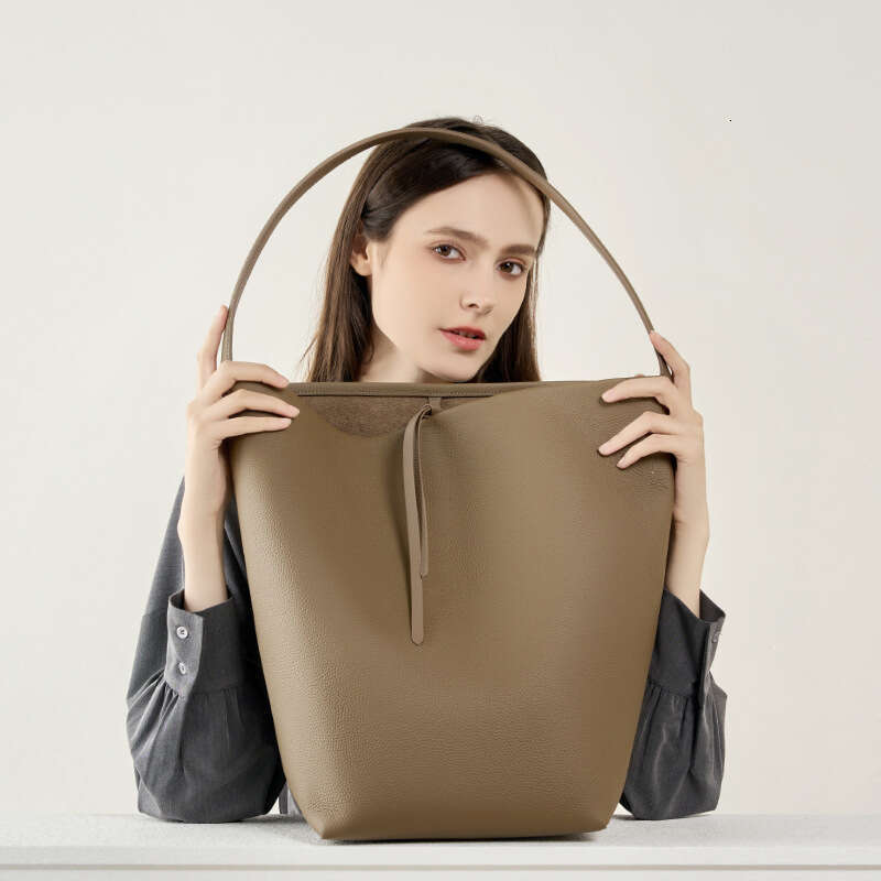 High-End Top Layer Togo Cowhide Japanese And Korean Style Lazy Bucket Large Capacity Single Shoulder Genuine Leather Tote Bag Casual