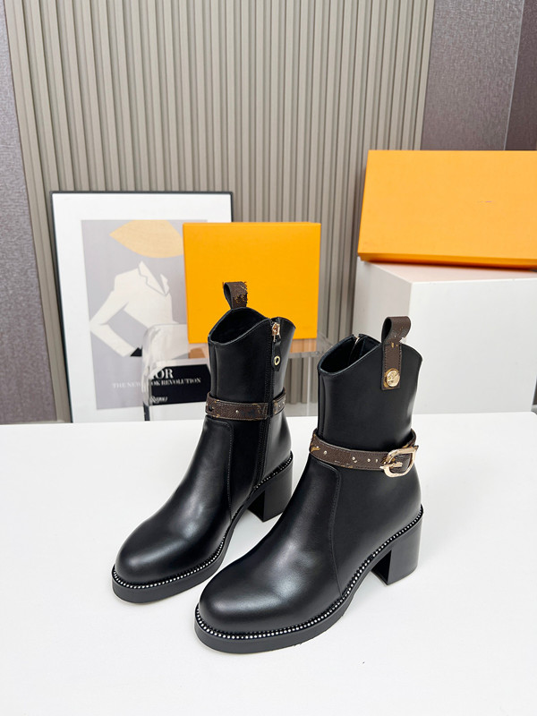 Designer Premium Version Bottes de mode décorées de haute chaîne féminine brodées à talons à talon épais en denim matelassé en dentelle