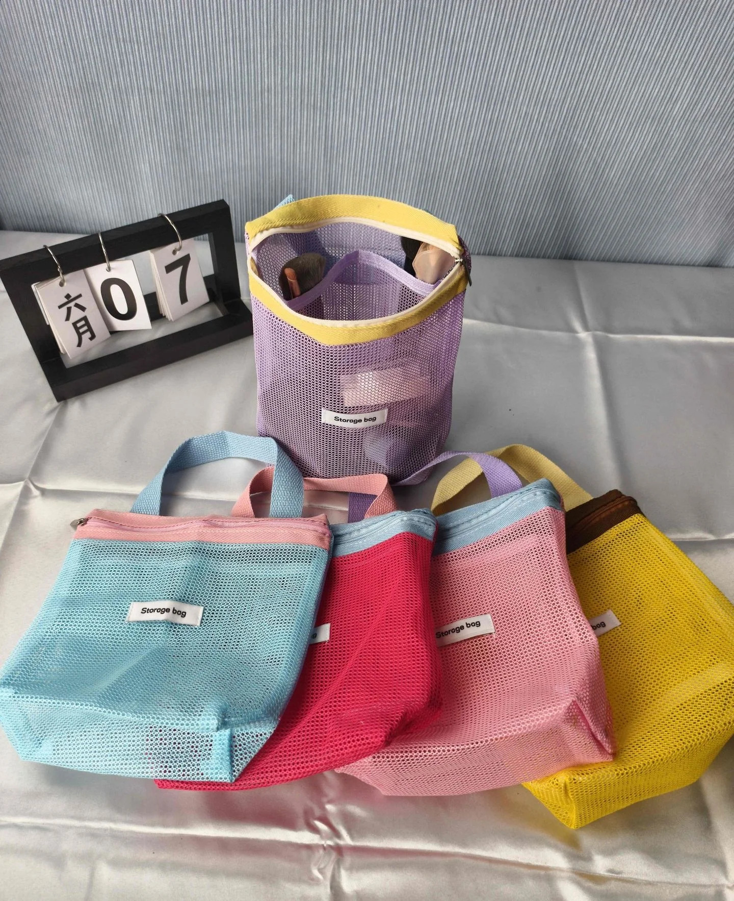 Ins Style Vibrant Bright Color Summer Mesh Tote Bag Small Cosmetic Bag Handbag Foldable Portable Toiletry Bag Womens Beach Bag 250811