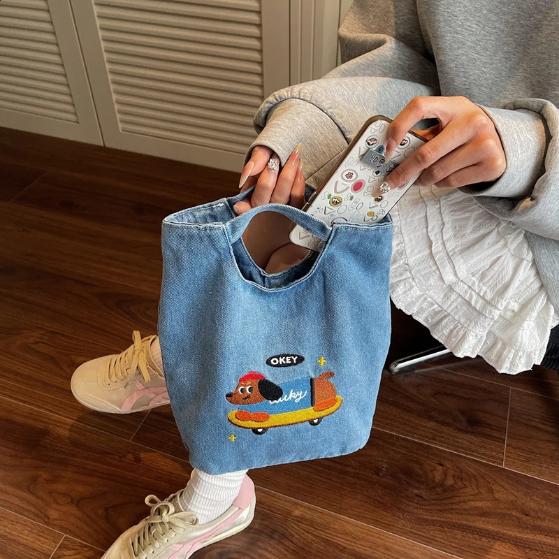 American Retro Japanese Style Tote Bag 2025 Large Capacity Korean Commuting Portable Bucket Bag Relaxed Feeling Womens Bag 250811