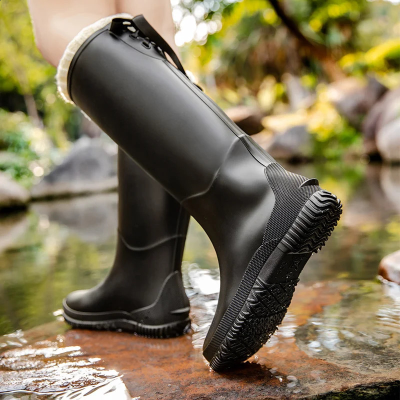 Bottes de pluie antilippeux de la mode extérieure High-Calf Boots sans glissement Four saisons Bottes de travail de cuisine sans glissement imper