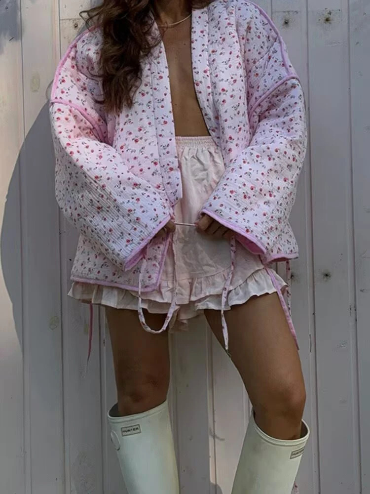 Automne 2024 From Floral Vneck HEMMING LETRALLÉ LA VAGNE DE LACEUP PULONDATILE DE LACEUP LACLEULÉ LEGLY