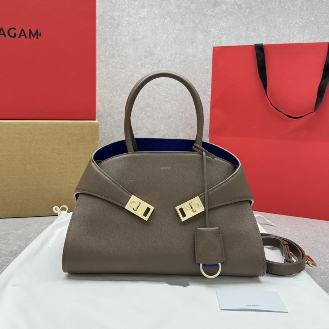 10A hug Mirror Quality Famous Leather Handbags Designer Shoulder Bags Fashion Crossbody Subaxillary Bag Luxury Women 0912 handlebag
