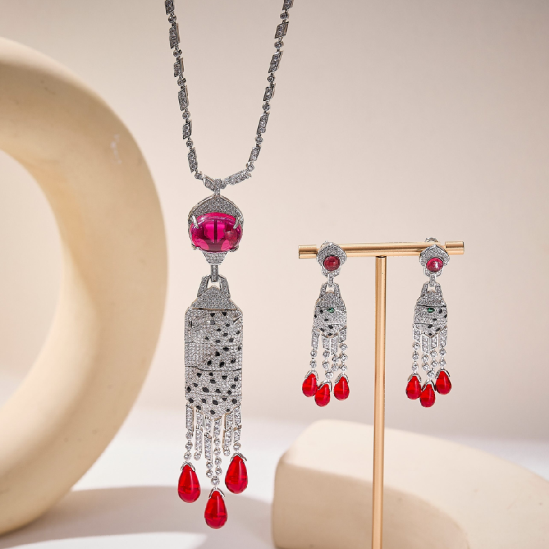 Designer Collection Style Earrings Necklace Inlay Diamond Cubic Zircon Synthetic Ruby Black Patchs Tassels Leopard Panther Jewelry Sets