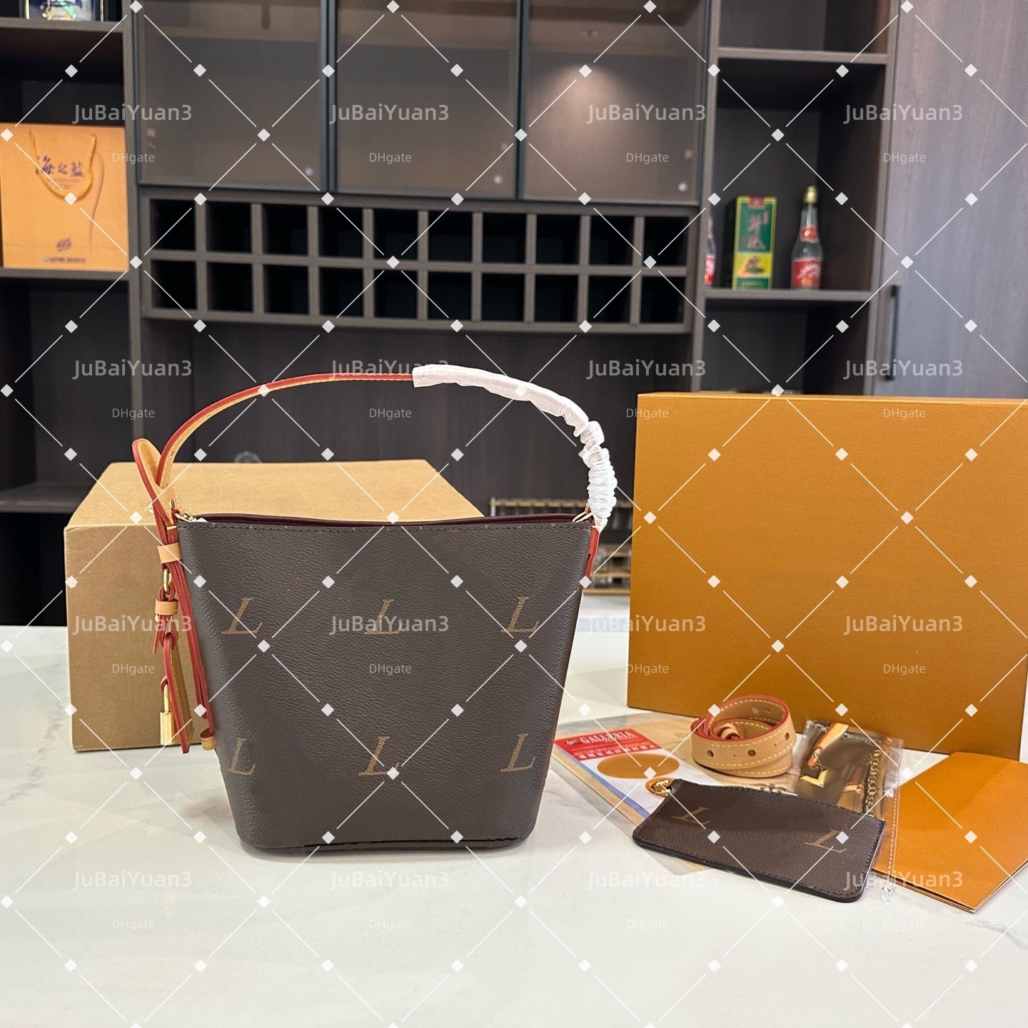 Designer Fashion High Quality Genuine Leather Shoulder Crossbody Bags Commuting Bucket Bag Purses Ladies Handbags Women Vintage Basket Handbag Versa