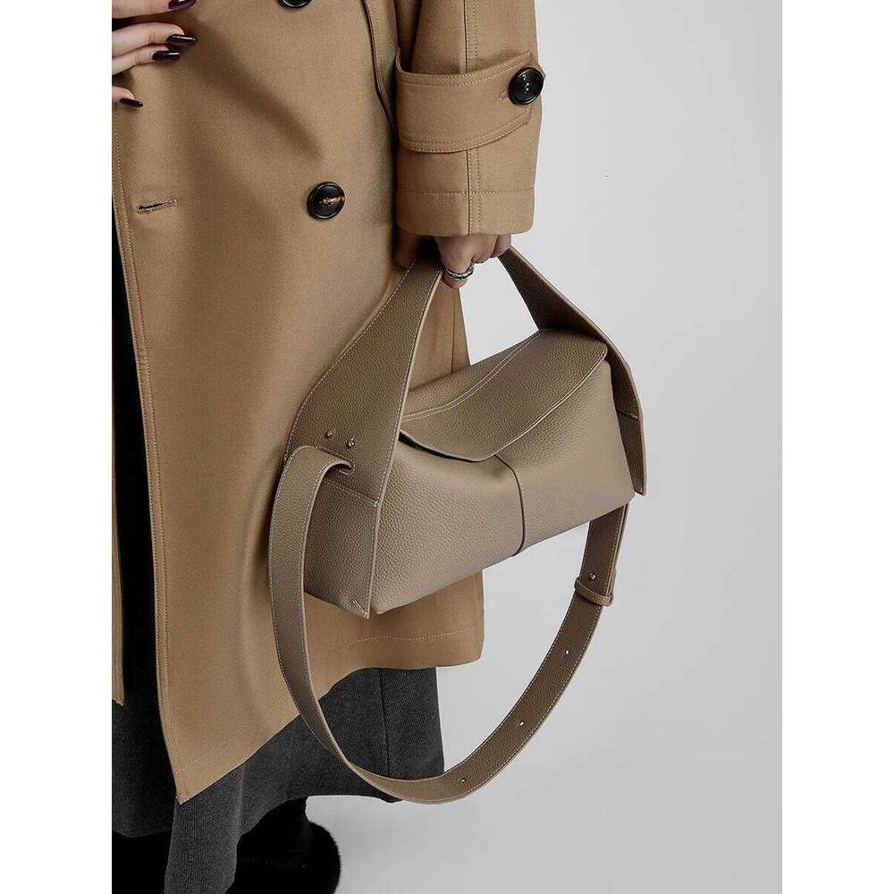 Women's Cow Leather Shoulder Tote Bags Female Casual Commute Soft Handbags Ladies Retro Genuine Cowhide Travel Crossbody Bag New 250818 250818