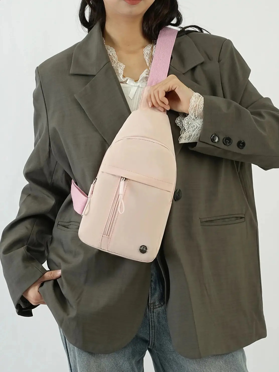 Sac à poitrine de femmes tendance et à la mode
