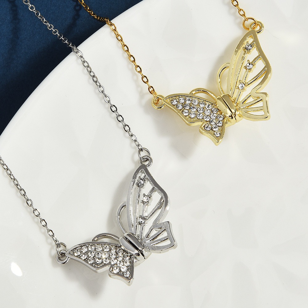 Smart magnetic butterfly necklace for women, light luxury niche new butterfly diamond clavicle necklace, fashionable and versatile accessories