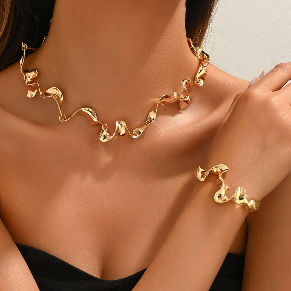 2024 New Hip-Hop Style Women's Necklace Set Geometric Niche Design Bracelet Versatile High-End Chain