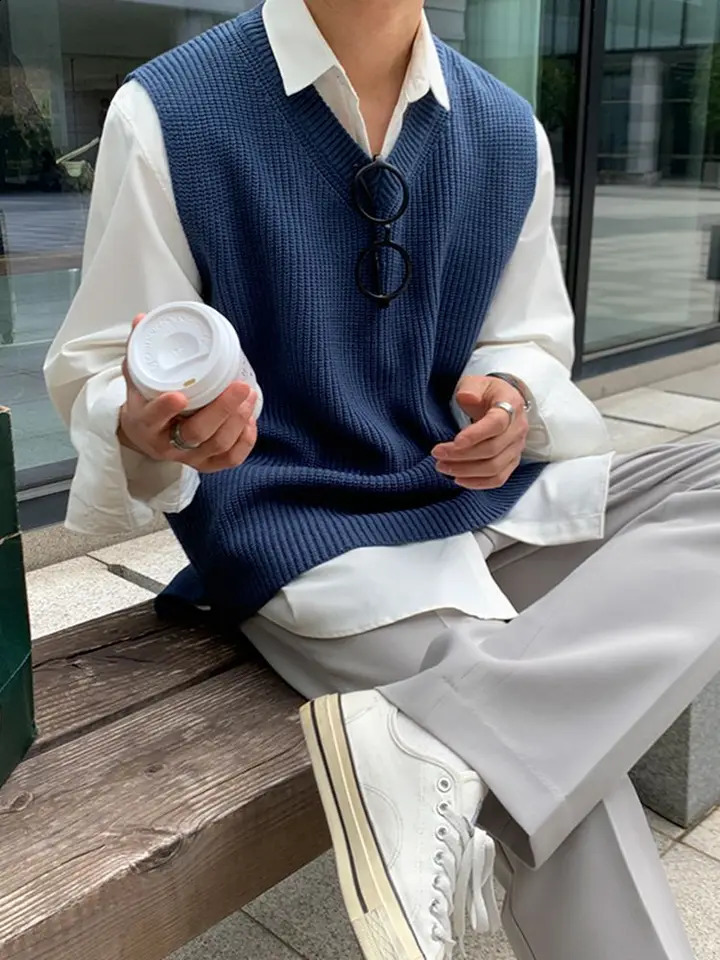 V Neck Sweater Man Blue Waistcoat Jumpers Loose Knit Vests for Men High Quality Elegant Vintage Y2k Smooth Casual Korean Style 250801