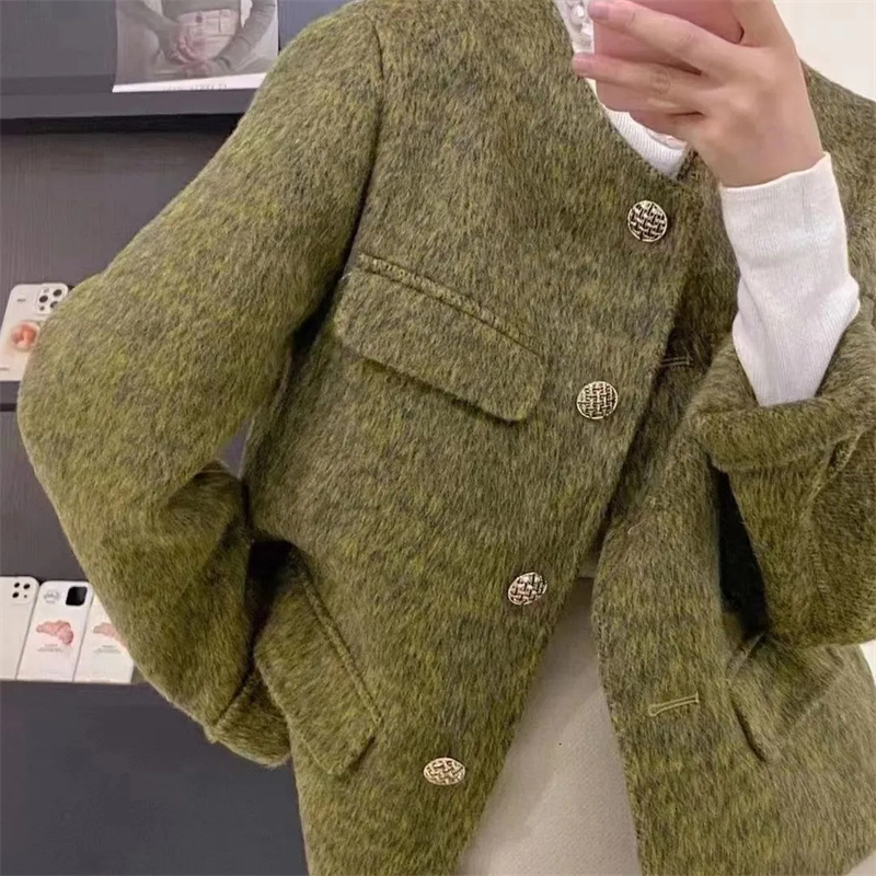 Womens Jackets Outerwears Jacket Round Neck Cashmere Woolen Coat Autumn and Winter Wool Short Female Tid w250815
