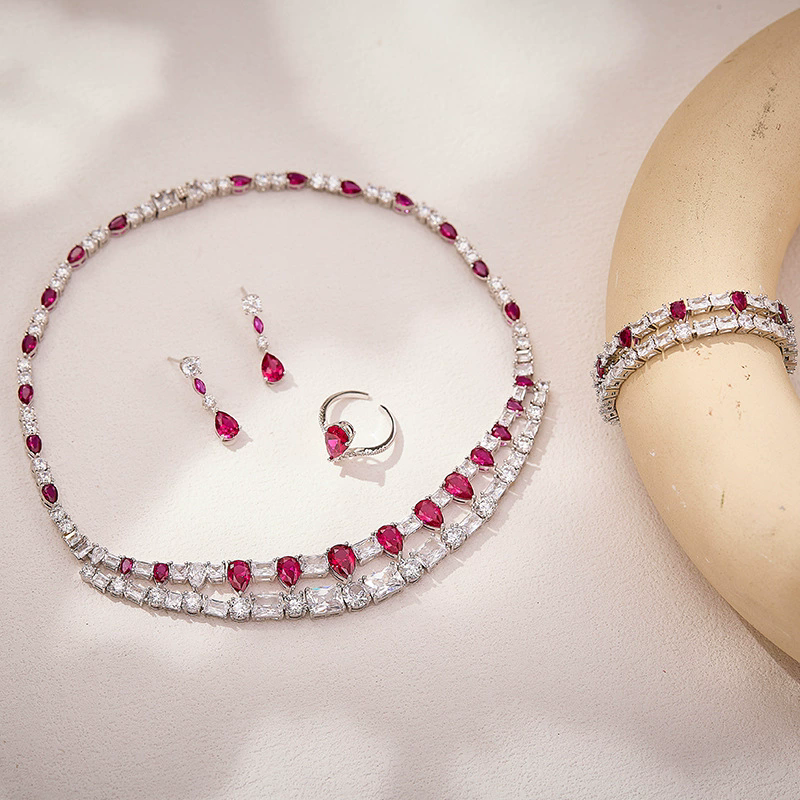 Boucles d'oreilles de style collection de créateurs Bracelet Collier Femme Dame Incru