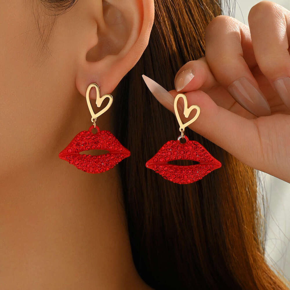 New Women's Jewelry Personality Dia-Studded Heart Design Lip Versatile High-End Earrings for Women