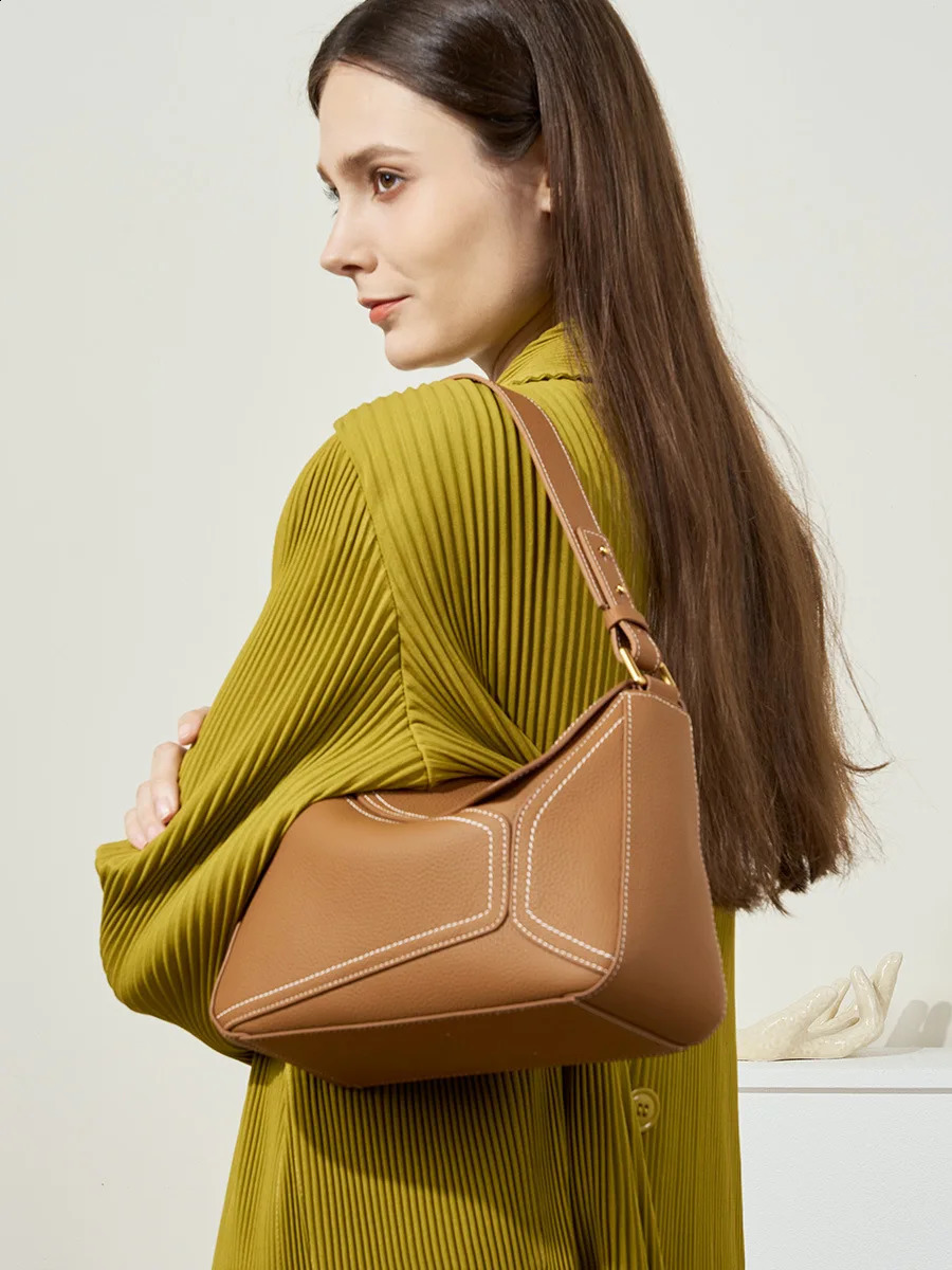 Womens bag model singleshoulder armpit geometric womens leather pillow made of top layer cowhide crossbody 250815