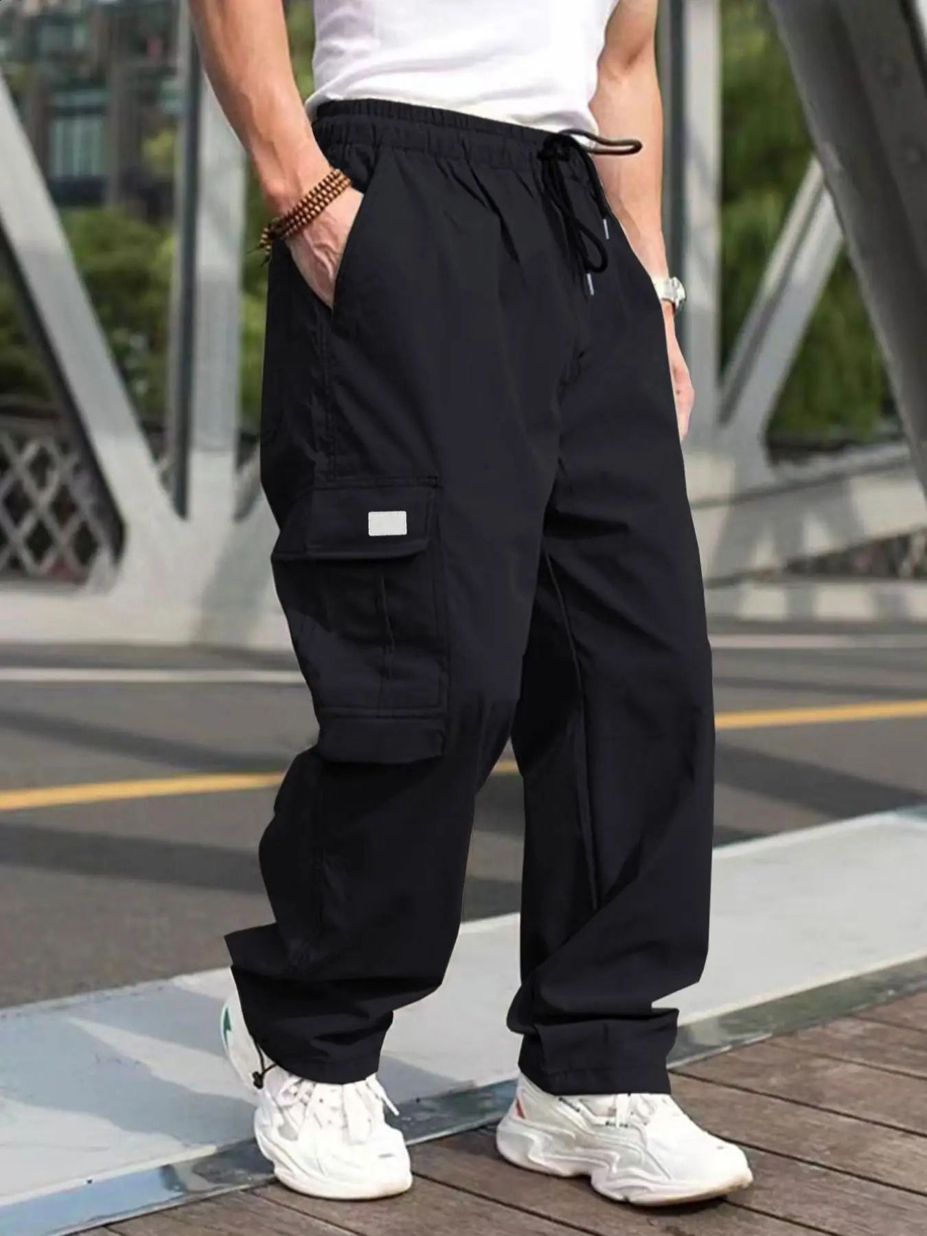Mens Solid Color Flap Pocket Drawstring Waist Cargo Pants Regular Fit Casual Street Straight Leg Trousers for Daily Wear 250815