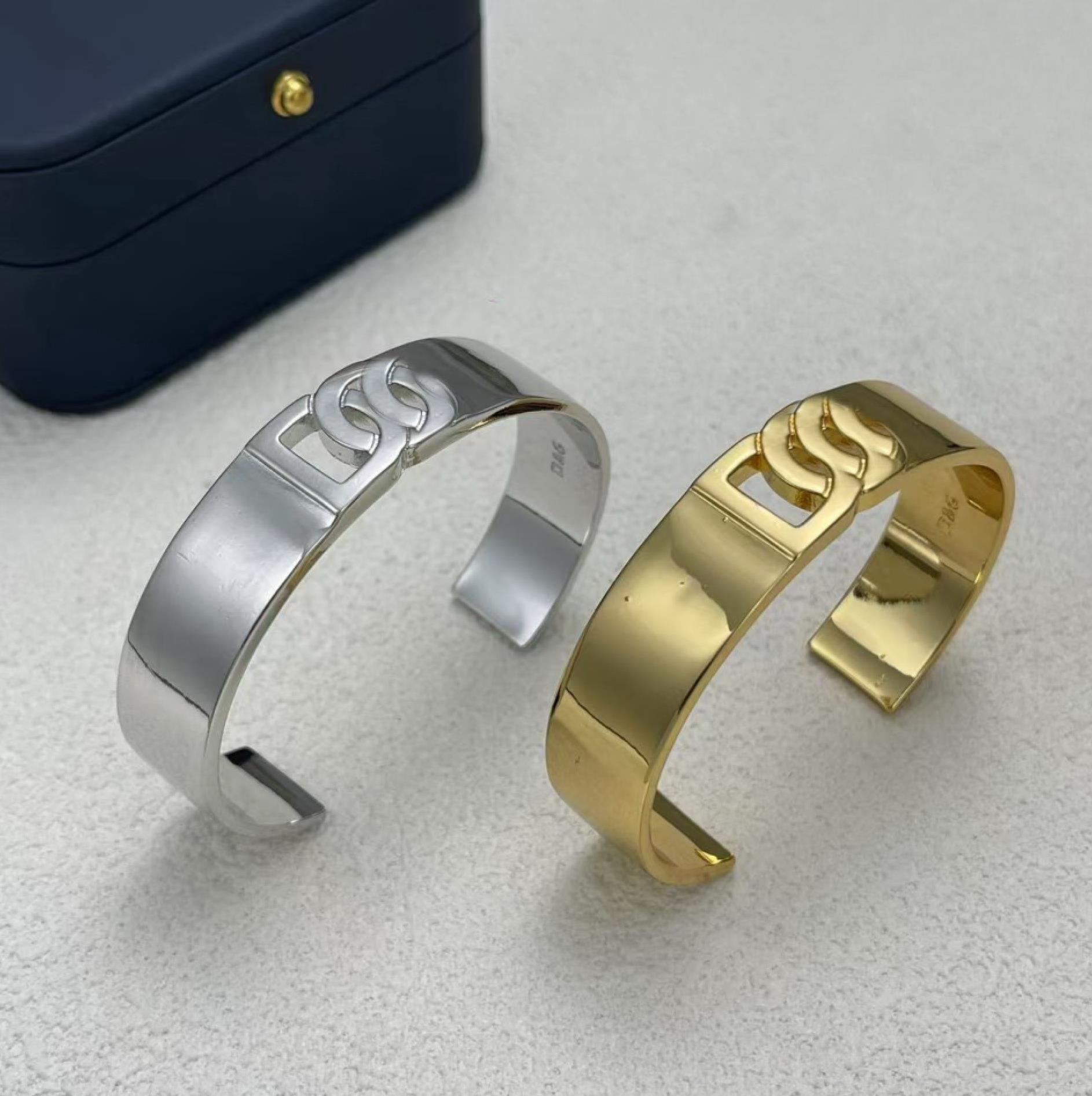 New Designed women colorful crystal letters bangle gold Copper Plated bracelet fashion Designer Jewelry DDGG-B0509