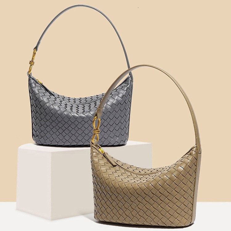 Vente à chaud Livraison gratuite New Women's Designer Retro Angle Retro pour femme Sac à main Sac crossbody tissé Single épaule Butterfly Bouton