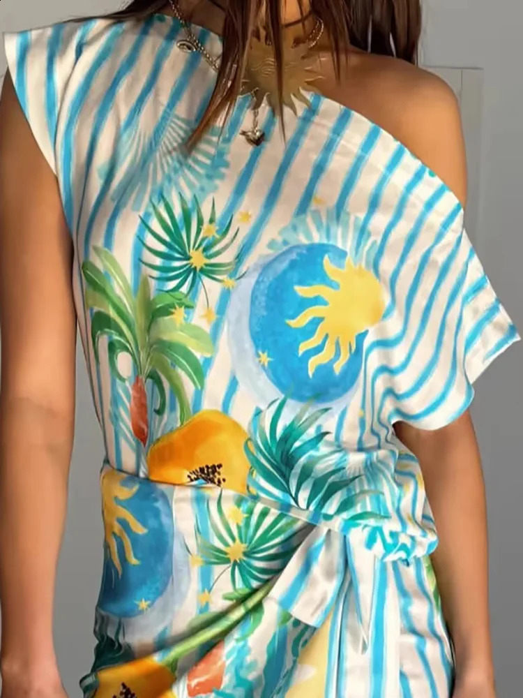 Vintage Pattern Print Two Piece Set Women Sexy Skew Collar Hollow Top Skirt Outfit Summer Short Sleeve Laceup Female Suit 250801