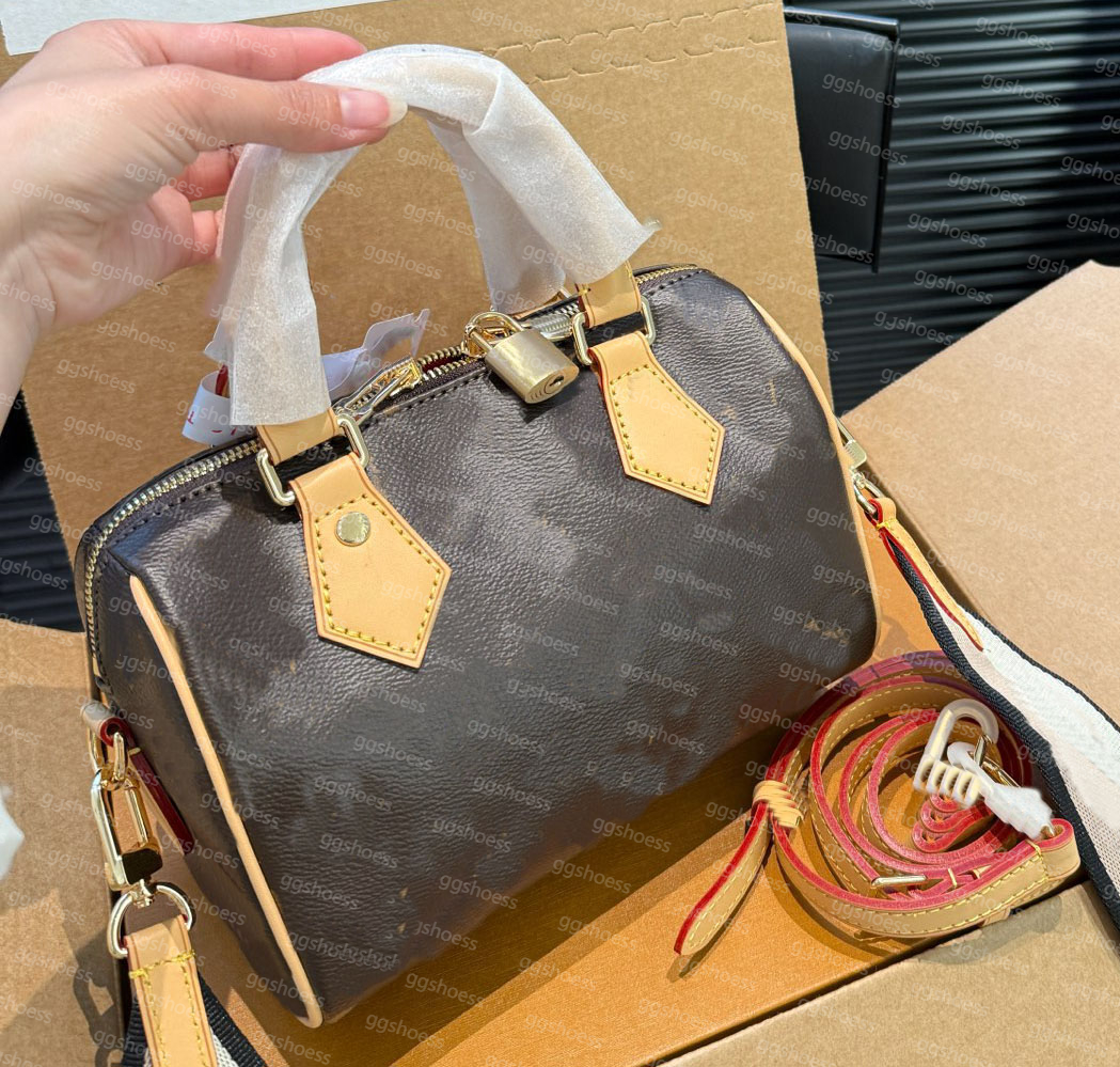 Sacs Top Designer Mini Nano Sac à épaule Femme en cuir Crossbody Tote Purse Brown Flower Handbag 16cm