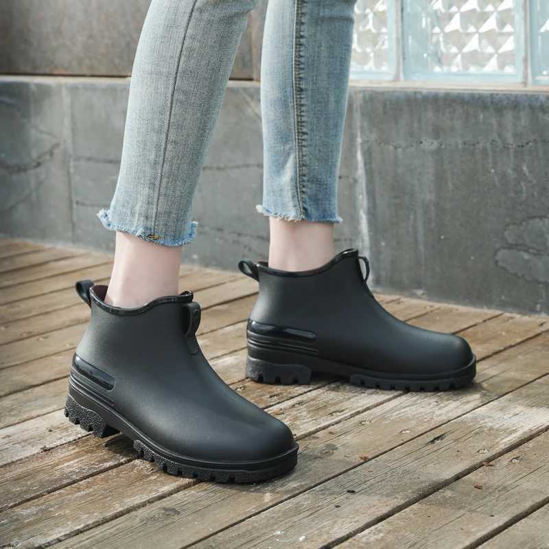 Low Cut Anti Slip Womens Rain Boots PVC Black Waterproof Rain Boots Short Tube Garden Shoes Fiable Water Shoes for Women XJ250818