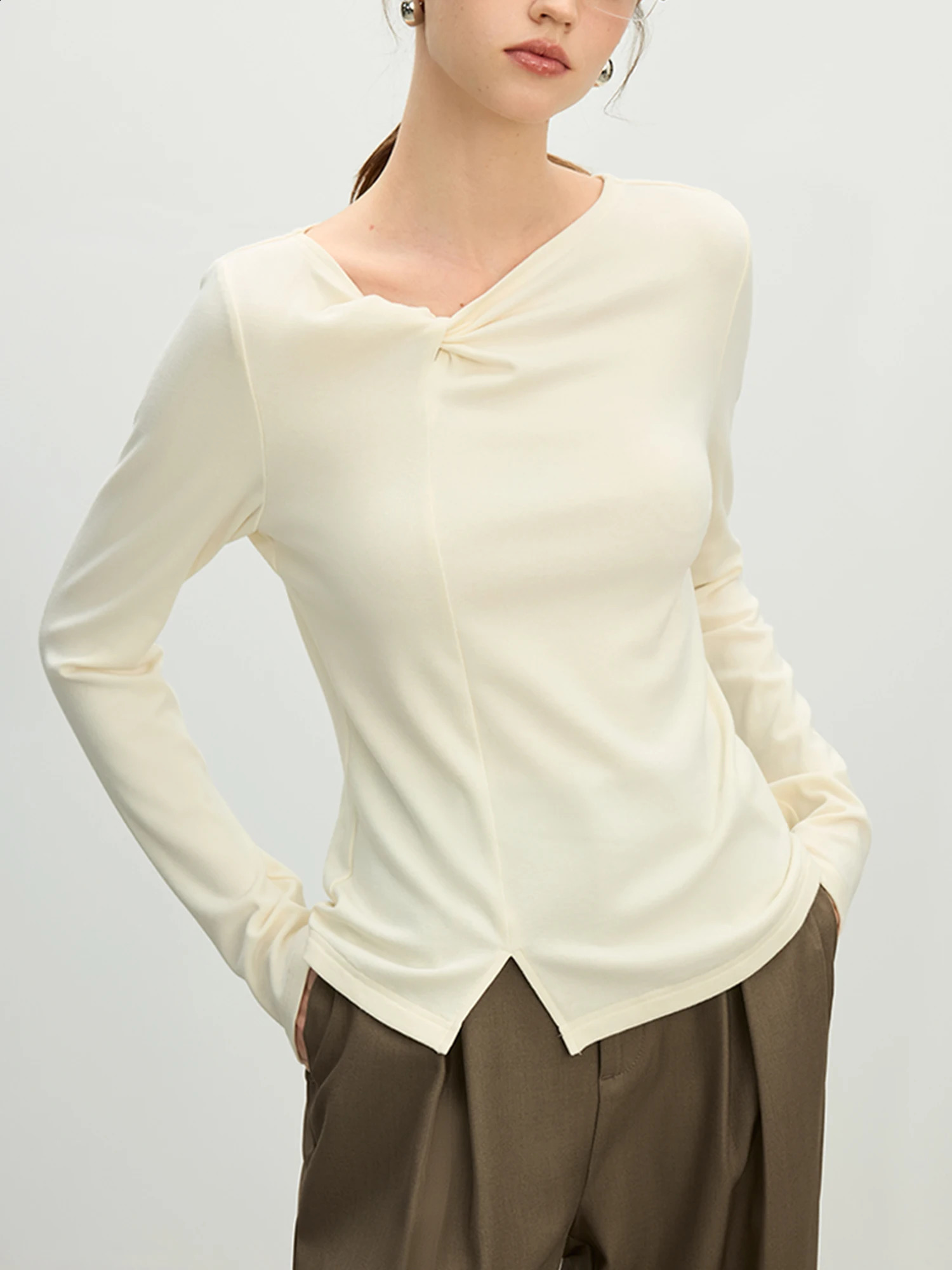 FSLE Women Beige Cotton Long Sleeve Tops Spring Female Black Pullover Top Irregular Collar n TShirt 25FS11211 250801