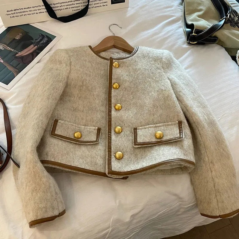 Vintage Cropped Tweed Jacket Women Thicken Quilted Blazer Korean Elegant Short Coat Winter Single Breasted Casual Outerwear Tops 250815