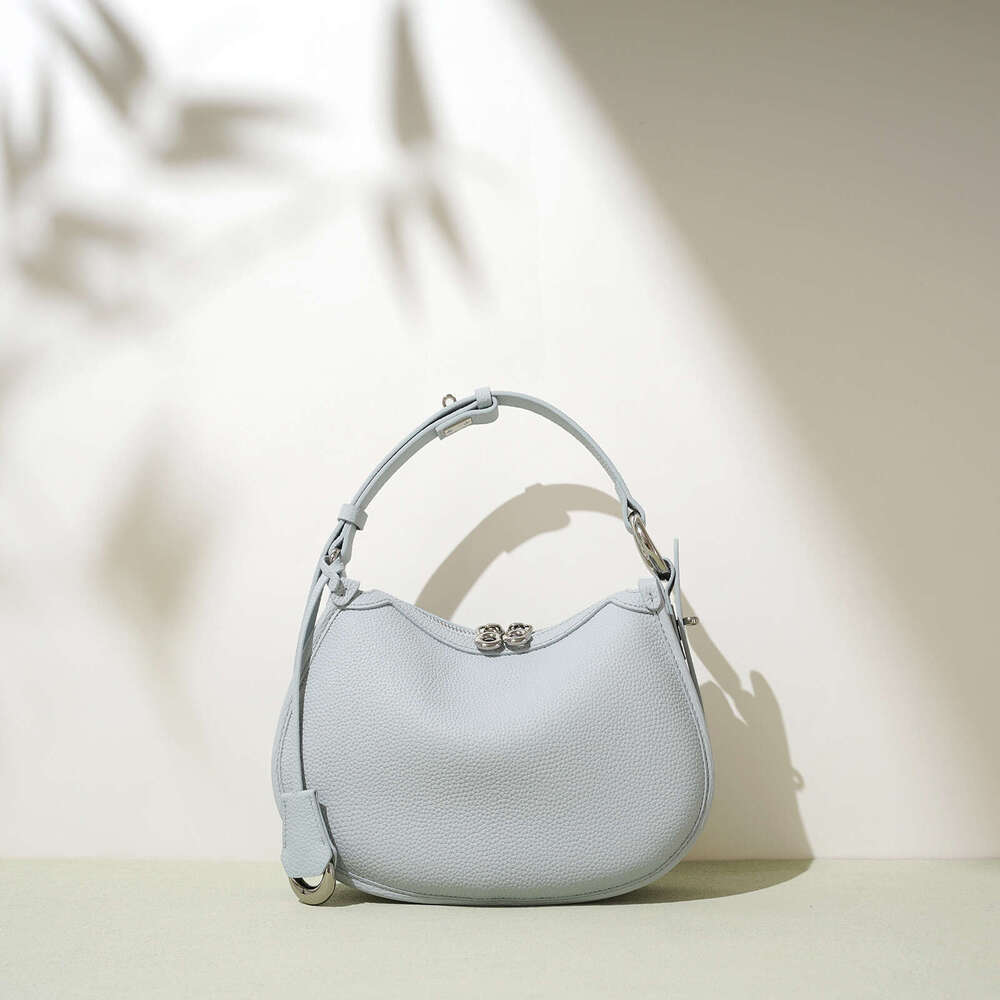 Sac à main pour les femmes printemps d'été Nouvelle épaule simple de conception de niche haut de gamme Sac à bandoulière grande capacité
